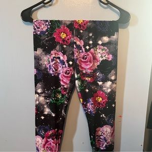No boundaries, girl’s S, black floral Pants